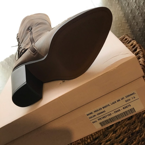 Heeled lace up boots - Picture 6 of 6